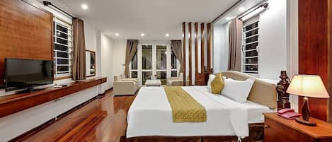 Suite, Balcony, River View | 1 bedroom, minibar, desk, soundproofing