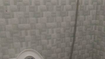 Studio | Bathroom | Shower, towels