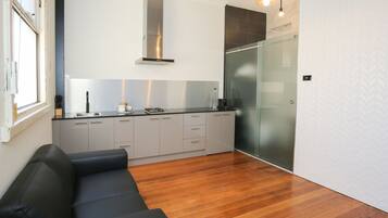 Chamber 2 | Private kitchen | Fridge, microwave, stovetop, espresso maker