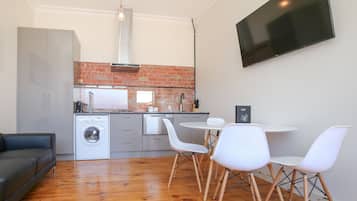 Chamber 4 | In-room dining