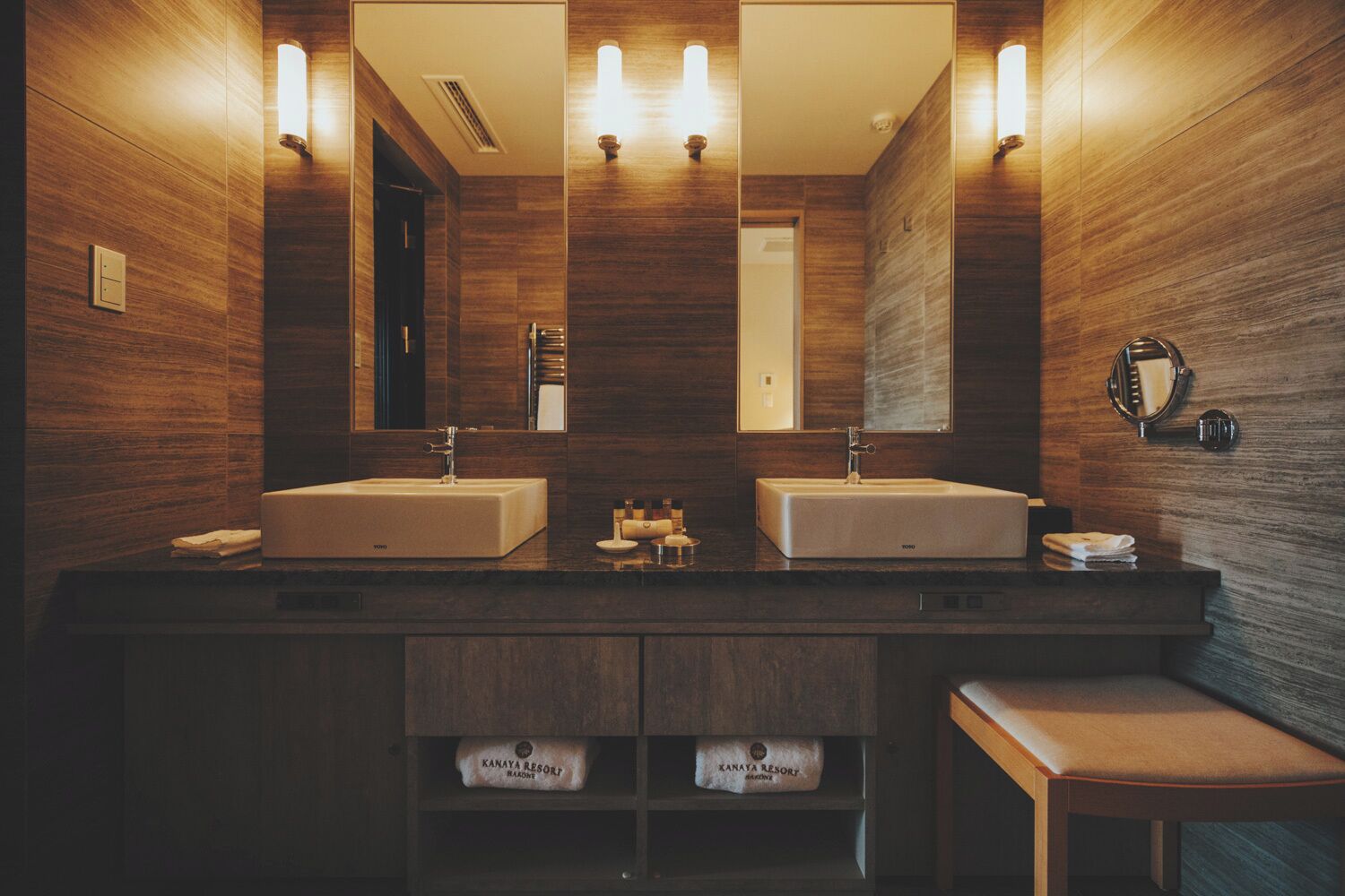 corner superior room | 1 bedroom, minibar, in-room safe, desk