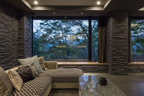 Minibar, caja de seguridad en la habitación, escritorio y wifi gratis