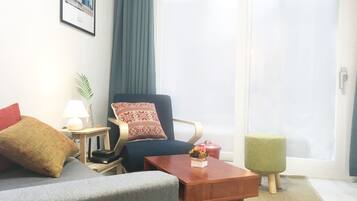 Family Room, 2 Bedrooms | Living room