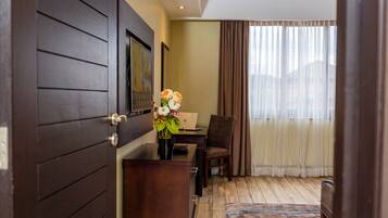 Suite, 1 Bedroom | Premium bedding, in-room safe, desk, blackout drapes