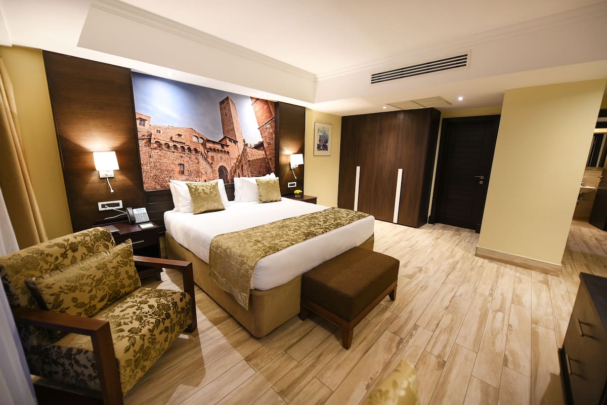 Penthouse, 3 Bedrooms | Premium bedding, in-room safe, desk, blackout drapes