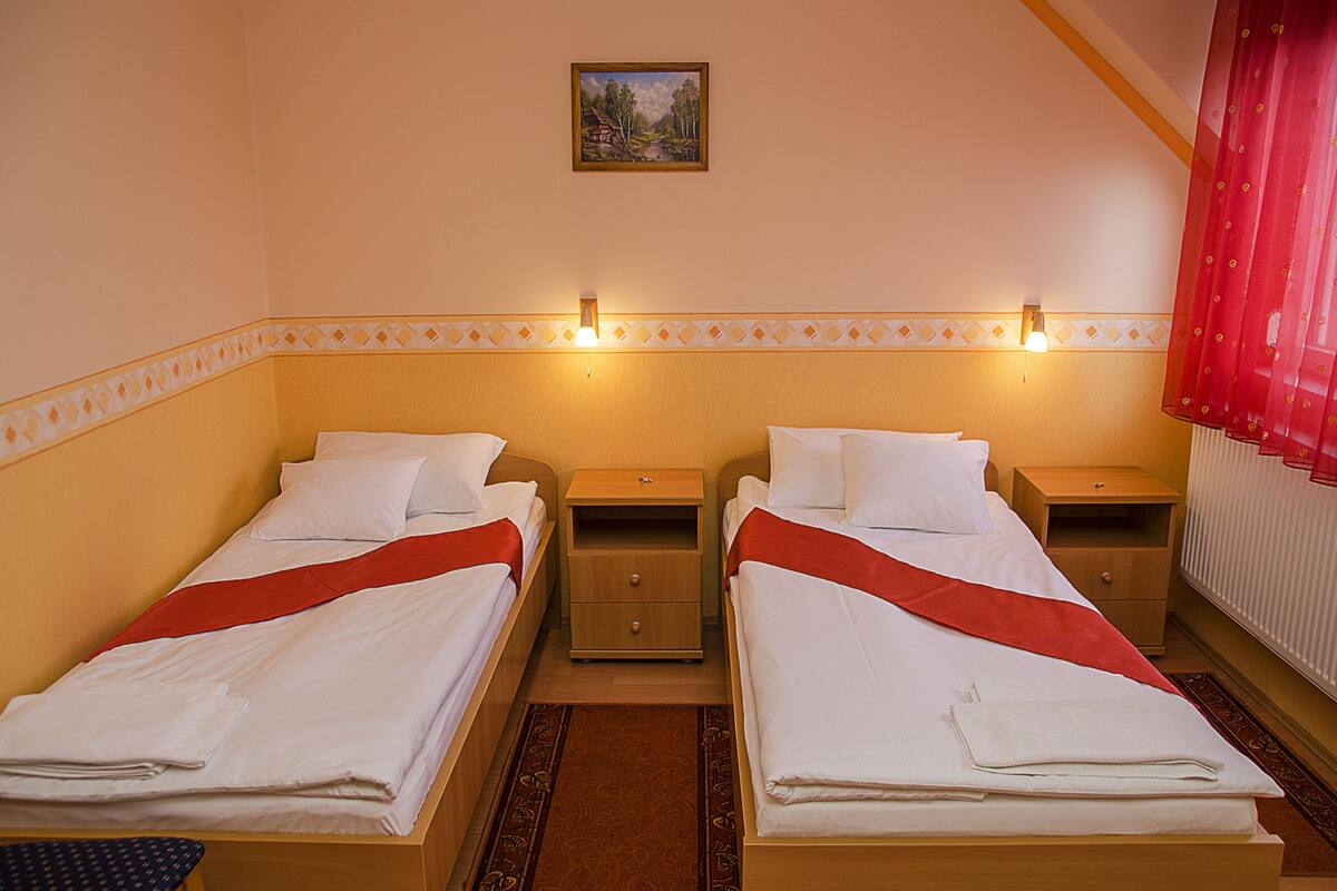 standard twin room, 2 single beds, city view | in-room safe, desk, soundproofing, free wifi