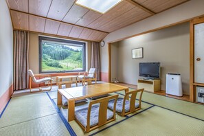 Caja de seguridad en la habitación, escritorio y wifi gratis