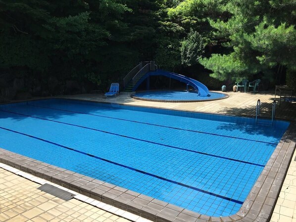 Seasonal outdoor pool