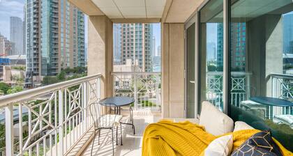 Maison Privee - Radiant Urban Retreat with Iconic Burj Khalifa Vws