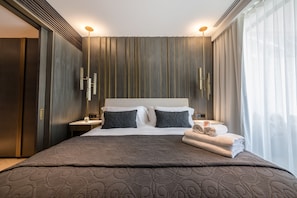 Apartment Two Bedrooms, Ocean View | 2 quartos, cofres nos quartos, cortinas blackout