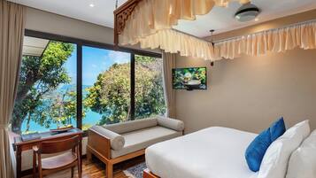Free minibar items, in-room safe, desk, blackout curtains