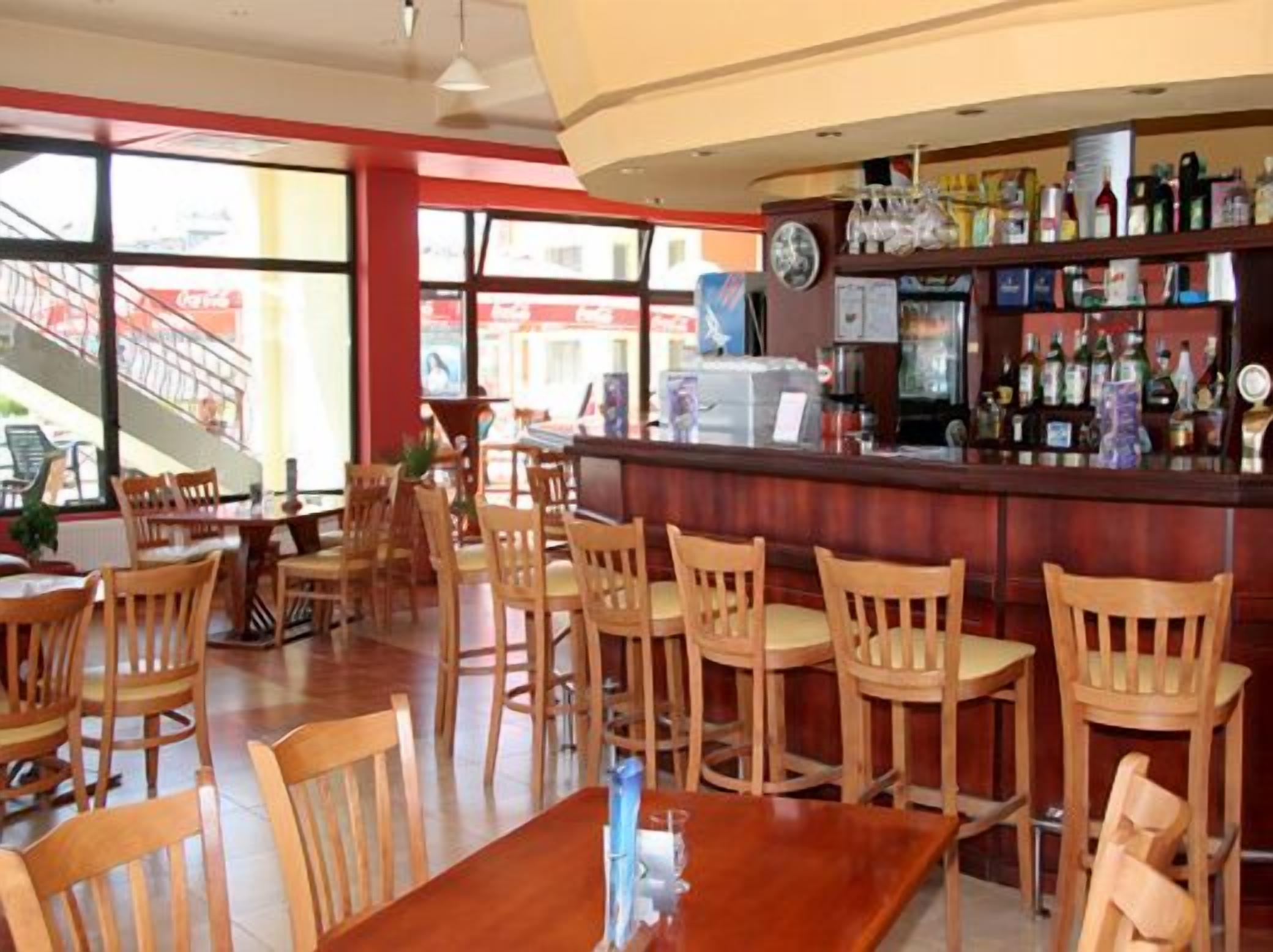 Bar (en la propiedad)