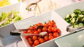 Esmorzar diari d'estil bufet (1100 JPY per persona)