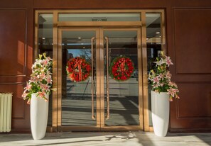 Property entrance - Hill Lily Hotel (Tongzhou)