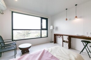 雙床房 | 起居區 | 平面電視