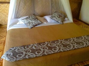 Minibar, free WiFi - Hill Top Resort (Ngwe Saung)