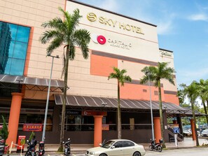 Exterior - Super OYO Capital O 1225 Agape Hotel Selayang (Batu Caves)