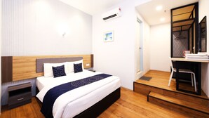 Standard Double Room | Desk, soundproofing, WiFi (free), bed sheets