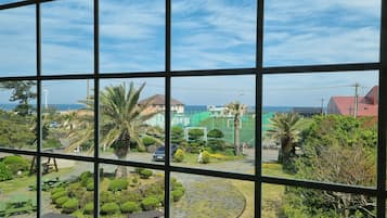 Family Room (17 PY) | Terrace/patio