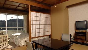 Cofres nos quartos, roupa de cama