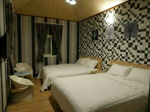Deluxe Quadruple Room | Individually decorated, individually furnished, free WiFi