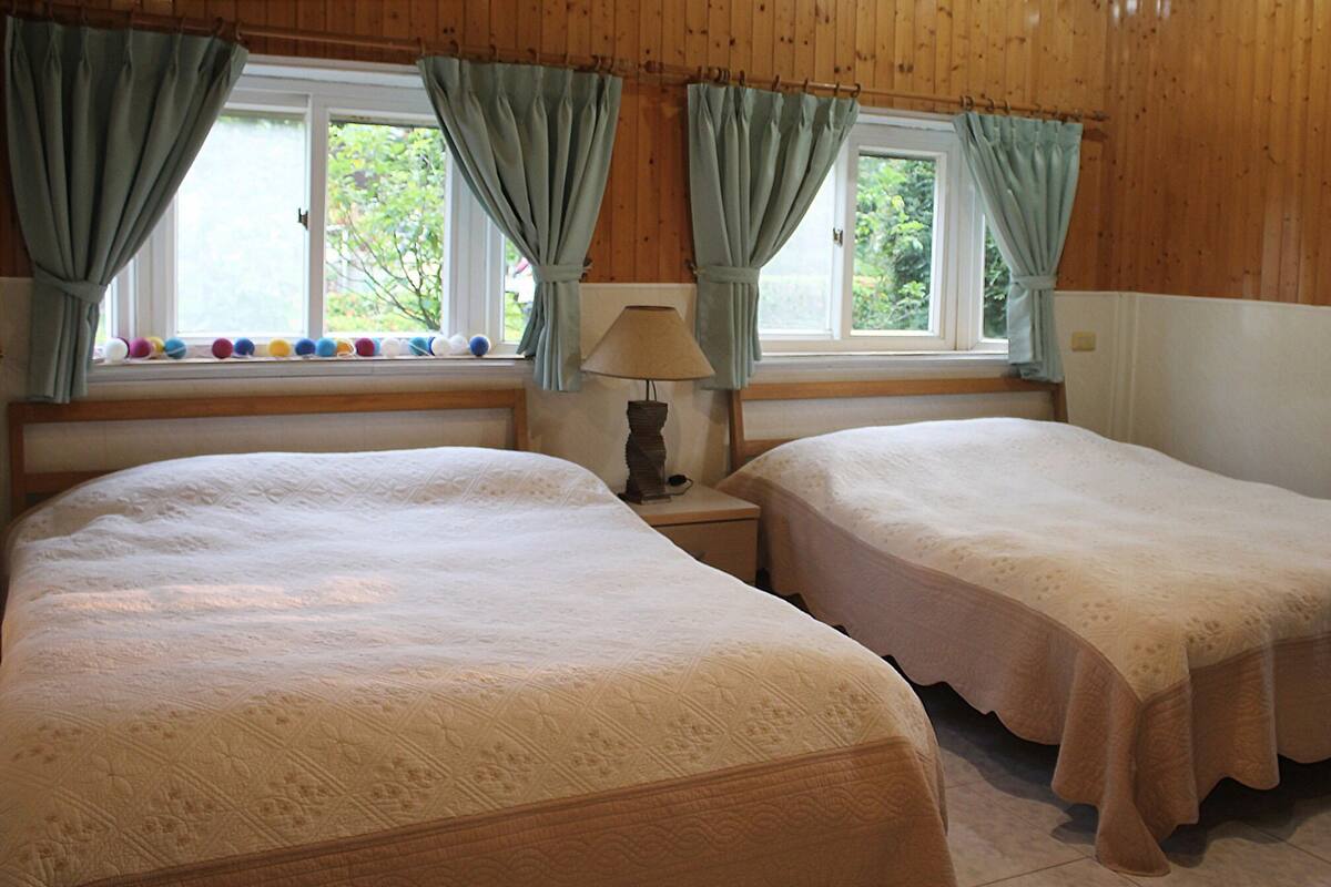 Standard-Vierbettzimmer
