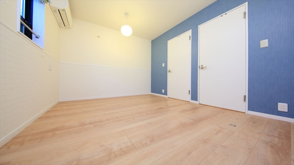 Apartamento (2nd Floor) | 1 quarto, Wi-Fi de cortesia, roupa de cama