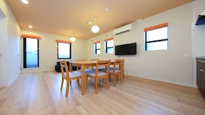 Apartment (2nd Floor) | In-room dining