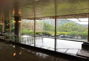 Seasonal outdoor pool - Ohito Hotel (Izunokuni)