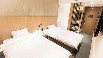 Free WiFi, bed sheets