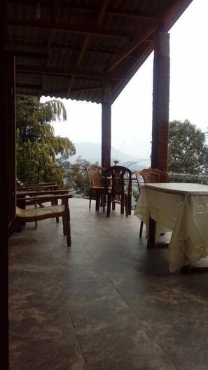 Eenvoudige tweepersoonskamer | Terras