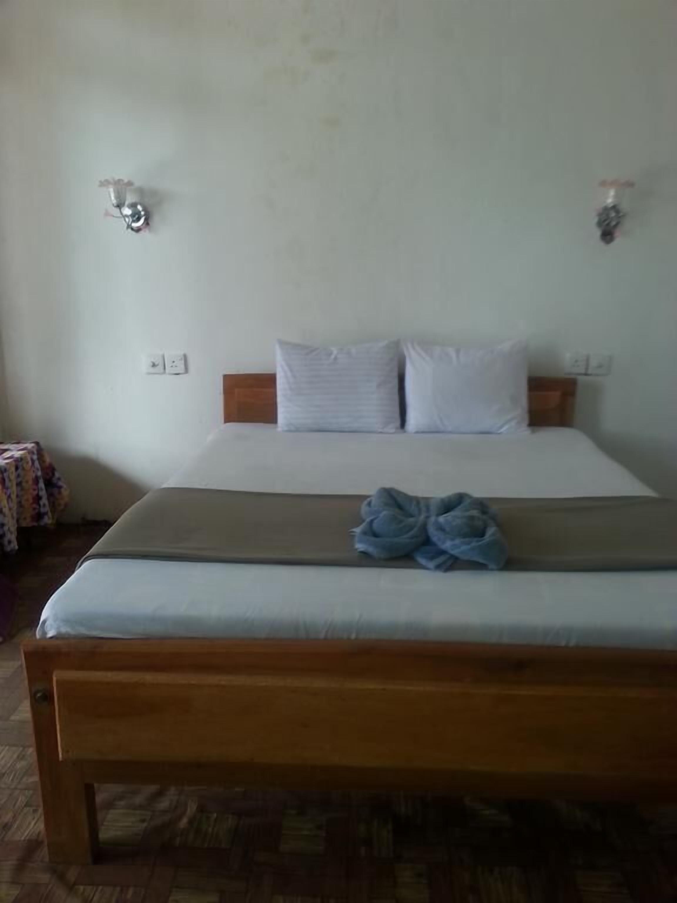 Habitación básica doble | 1 habitación, camas extra gratis y wifi gratis 