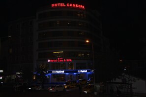 Front of property - evening/night - Hotel Can & Spa (Kapakli)