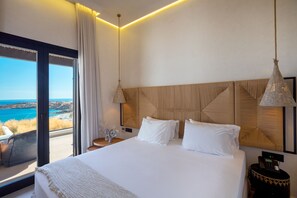 Superior Suite with Backyard Private Pool and Panoramic Sea View | 客房內保險箱、隔音、熨斗/熨衣板、免費無線上網