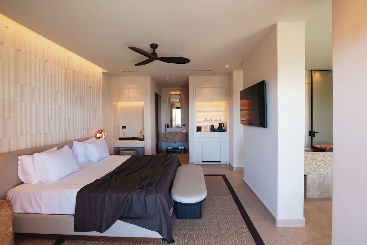 Terra Design Suite with Private Pool and Sea View | Caja de seguridad en la habitación y insonorización