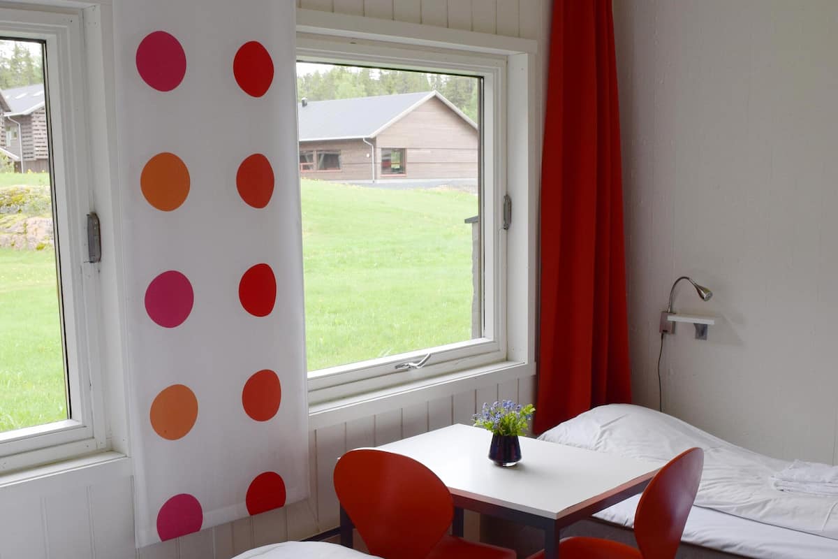 Family Room | Hypo-allergenic bedding, desk, blackout curtains, iron/ironing board