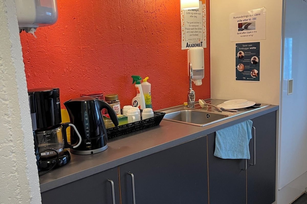 shared kitchen facilities