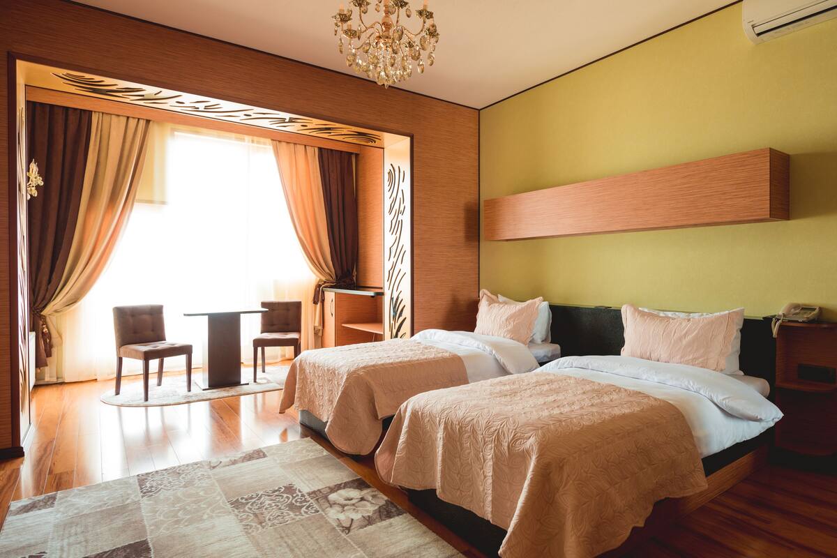 Phòng đôi hoặc 2 giường đơn Tiêu chuẩn | Bộ đồ giường cao cấp, két bảo mật tại phòng, phòng cách âm