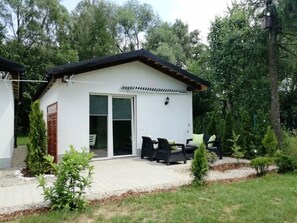 Casa, cozinha, vista para a piscina (  B  ) | Área de estar | TV de tela plana
