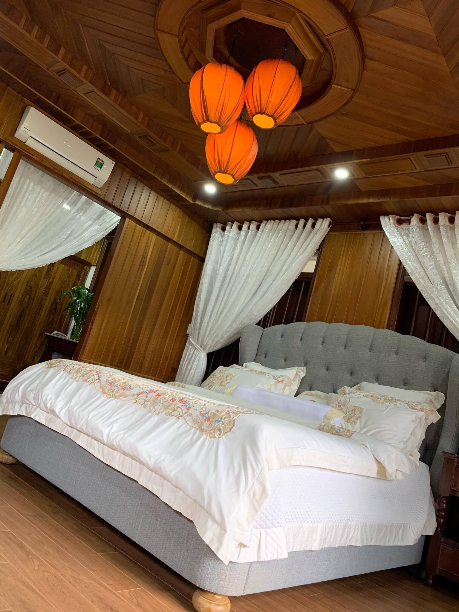 Minibar, in-room safe, desk, soundproofing