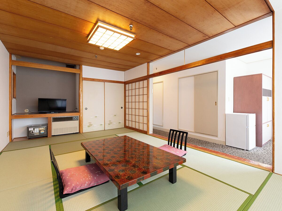 ห้องสแตนดาร์ด, ปลอดบุหรี่ (Japanese 12 Tatami Room) | ตู้นิรภัยในห้องพัก, โต๊ะทำงาน, Wi-Fi ฟรี