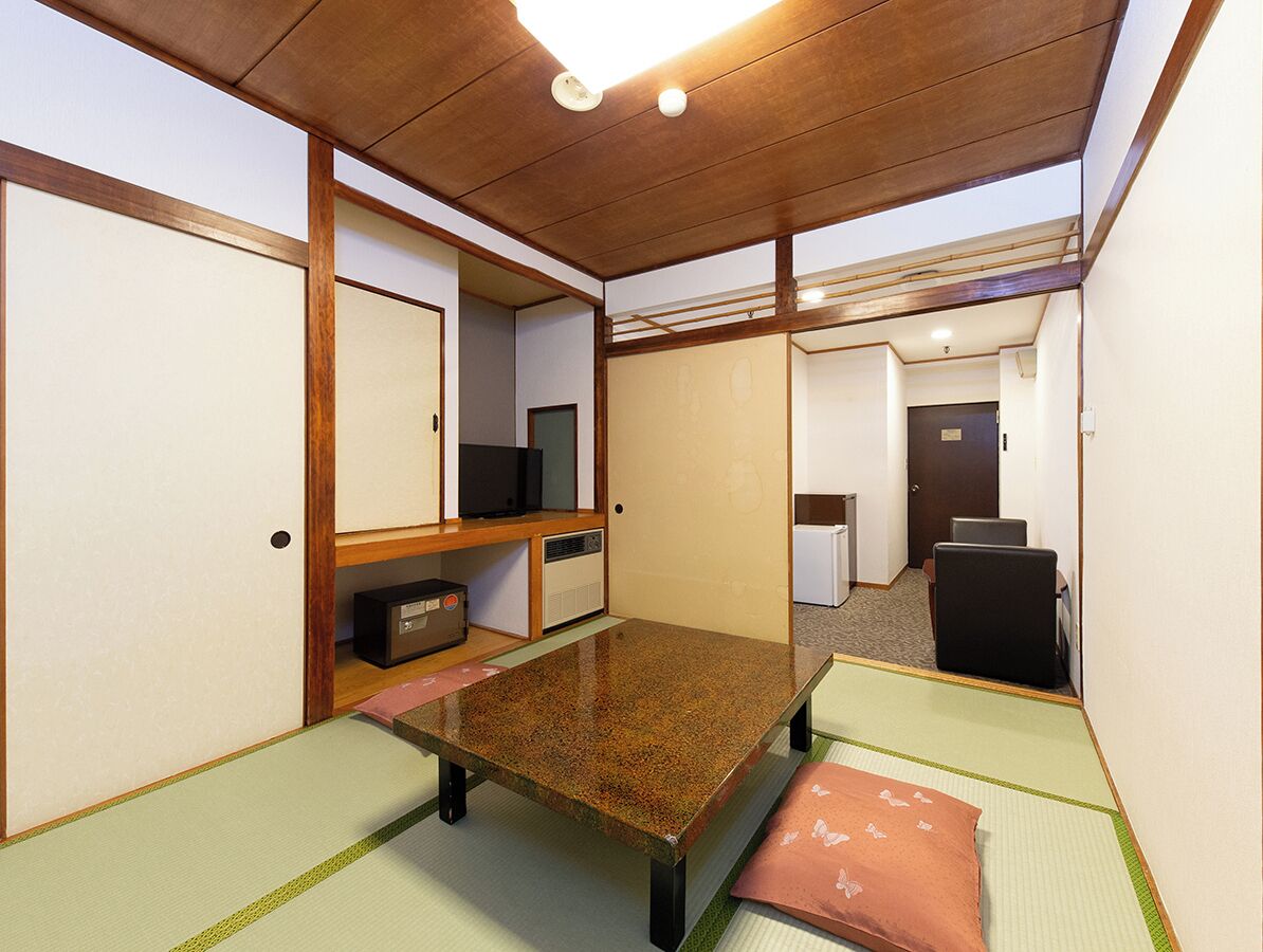 经济客房, 无烟房 (Japanese 6 Tatami Room, No View) | 客房内保险箱、办公桌、免费 WiFi