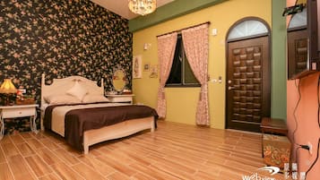 Double Room | Blackout drapes, soundproofing, free cribs/infant beds, rollaway beds