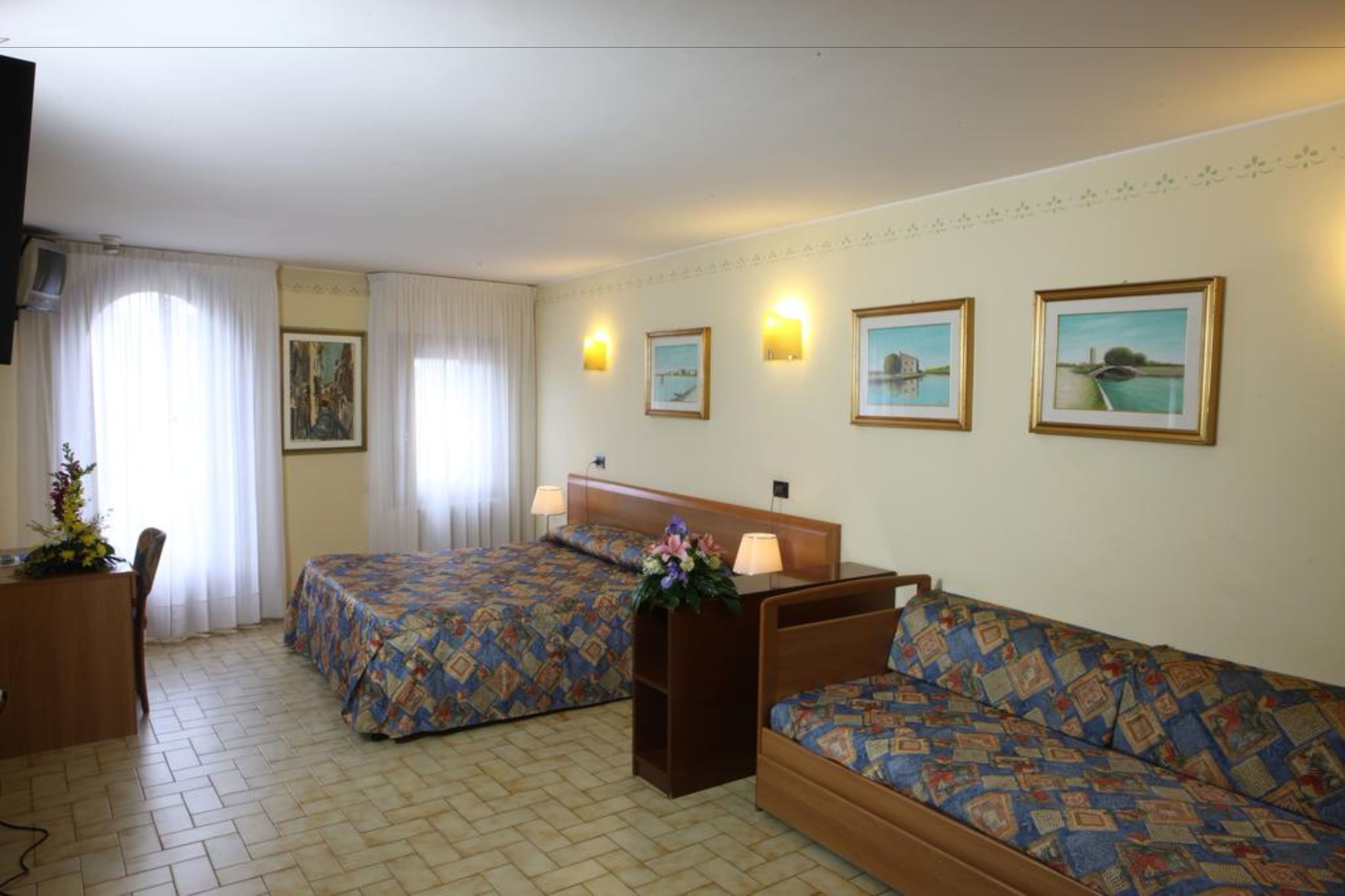 triple room | in-room safe, desk, free wifi