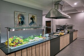 Daily buffet breakfast (BWP 150.00 per person) - Kalahari Arms Hotel (Ghanzi)