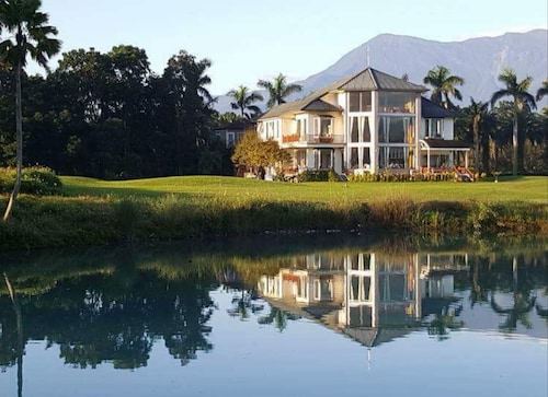 雲山水民宿 逸翠軒會館