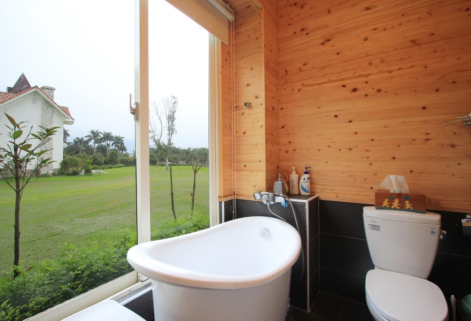 Shower, free toiletries, hair dryer, bathrobes
