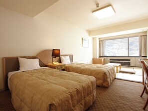 Japanese-Western style room [Twin & 6-tatami mat], Non Smoking | In-room safe, desk, bed sheets - Atami New Fujiya Hotel (Atami)