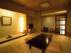 [Annex] 12-tatami mat Japanese-style room, Non Smoking | In-room safe, desk, bed sheets - Atami New Fujiya Hotel (Atami)