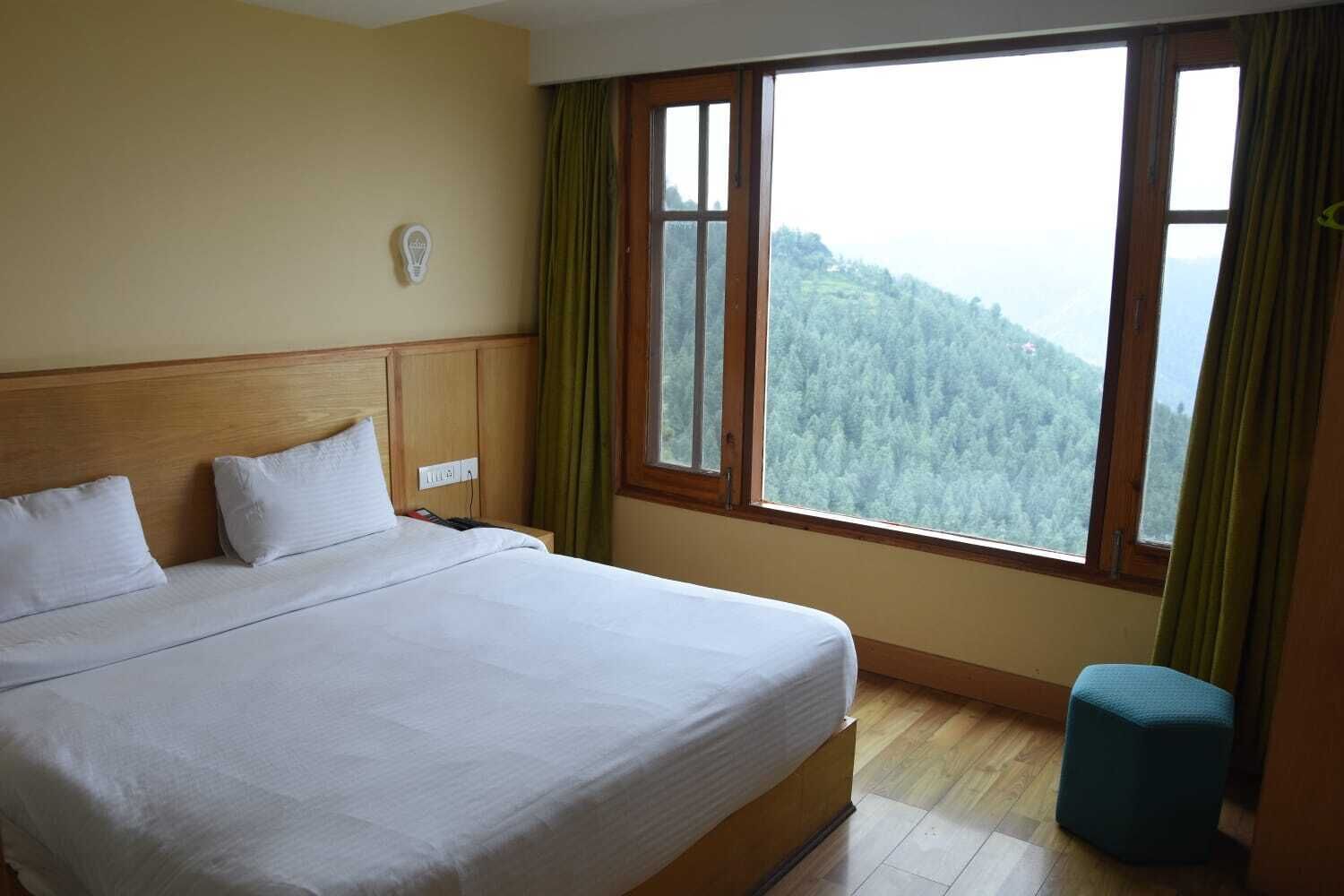 Mountain view Deluxe Room | Mountain view